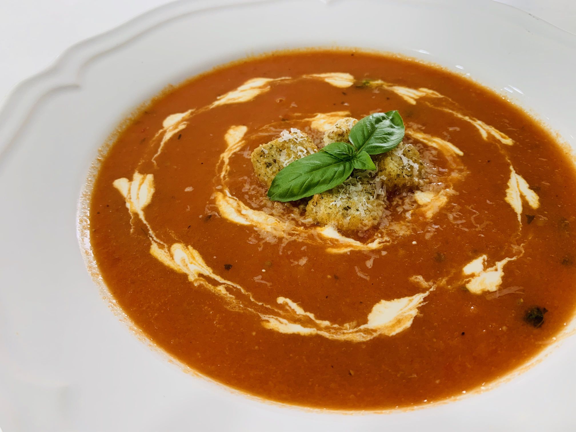 Sopa de Tomate con Albahaca