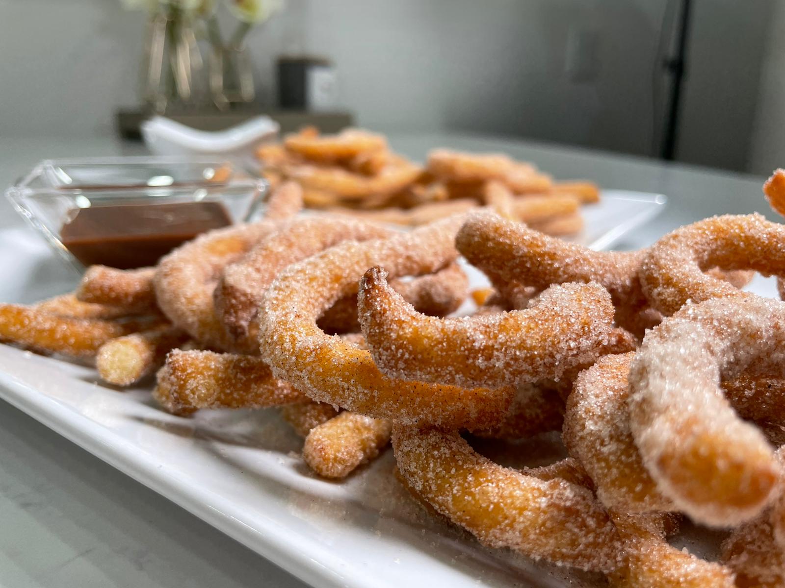 Churros con Salsa de Chocolate